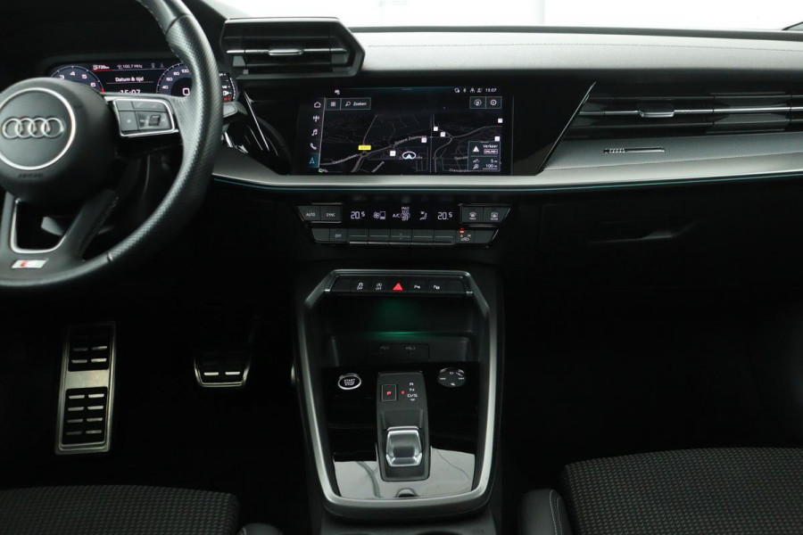 Audi A3 30 TFSI S edition | Panoramadak | Adaptive cruise | Sportstoelen | Full LED | Carplay | Climate control | Virtual Cockpit