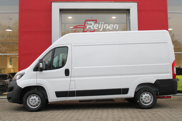 Peugeot Boxer 2.2 BlueHDi 140PK L2H2 3.3t | APPLE CARPLAY/ANDROID AUTO | ACHTERUITRIJ CAMERA | 3-ZITS | CRUISE CONTROL | ELEKTRISCH INKLAPBARE BUITENSPIEGELS | DAB+ RADIO | NIEUWE BUS! |