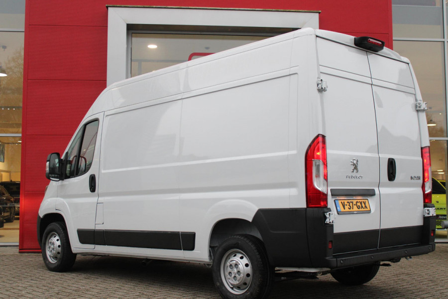 Peugeot Boxer 2.2 BlueHDi 140PK L2H2 3.3t | APPLE CARPLAY/ANDROID AUTO | ACHTERUITRIJ CAMERA | 3-ZITS | CRUISE CONTROL | ELEKTRISCH INKLAPBARE BUITENSPIEGELS | DAB+ RADIO | NIEUWE BUS! |