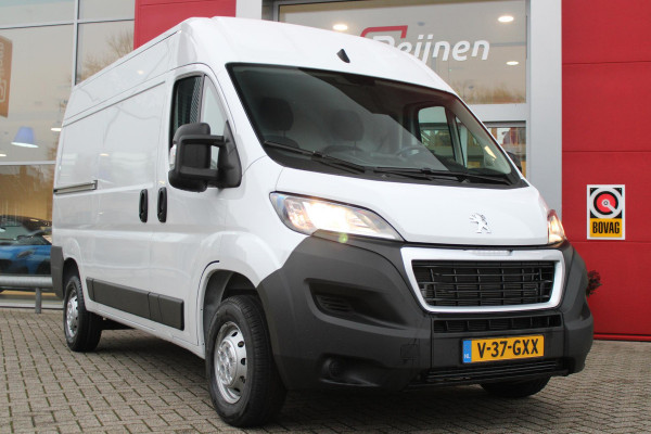 Peugeot Boxer 2.2 BlueHDi 140PK L2H2 3.3t | APPLE CARPLAY/ANDROID AUTO | ACHTERUITRIJ CAMERA | 3-ZITS | CRUISE CONTROL | ELEKTRISCH INKLAPBARE BUITENSPIEGELS | DAB+ RADIO | NIEUWE BUS! |