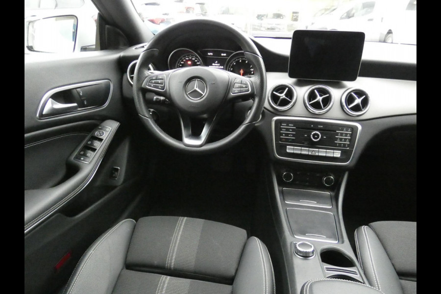 Mercedes-Benz CLA-Klasse 180 Business Solution | NAVIGATIE | ACHTERUITRIJCAMERA |