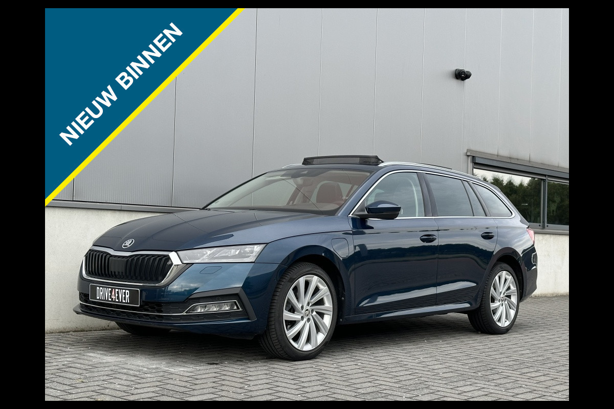 Škoda Octavia Combi 1.4 TSI iV Sport Bns FULL PANO NAVI CR CONTROL CAMERA PDC