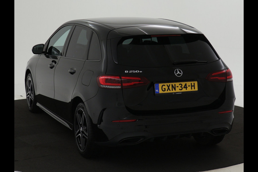 Mercedes-Benz B-Klasse 250 e AMG Plug-In Hybride | Achteruitrijcamera | AMG styling | Night Pakket | Sfeerverlichting | Navigatie | Inclusief 24 maanden MB Certified garantie voor Europa.