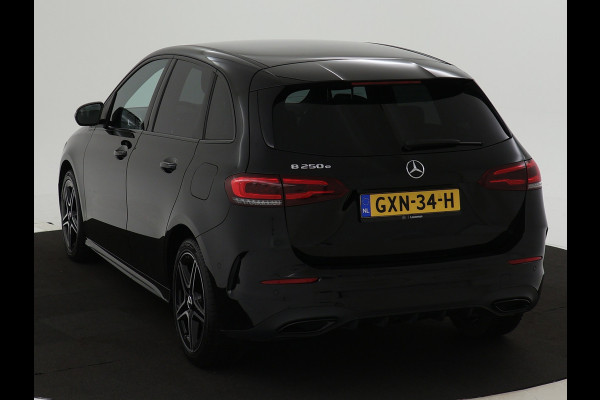 Mercedes-Benz B-Klasse 250 e AMG Plug-In Hybride | Achteruitrijcamera | AMG styling | Night Pakket | Sfeerverlichting | Navigatie | Inclusief 24 maanden MB Certified garantie voor Europa.