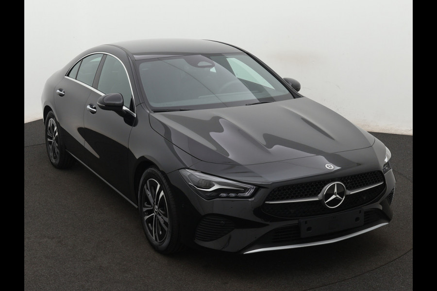 Mercedes-Benz CLA-Klasse 180 Star Edition | Dodehoekassistent | KEYLESS GO | Parkeerpakket met achteruitrijcamera | USB pakket plus | Spiegelpakket | Verwarmde stoelen vooraan |