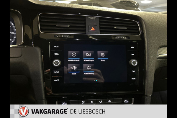 Volkswagen GOLF Variant 1.0 TSI Highline Business R-line.virtual,navi,camera,boeken,adaptive.apple