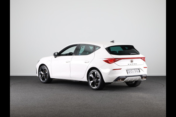 CUPRA Leon 1.4 e-Hybrid Essential 204 pk Automaat (DSG) | Navigatie | Parkeersensoren achter | Adaptieve cruise control | Autom. airco (3 zones) | Full-LED koplampen |