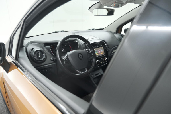 Renault Captur TCe 120 EDC Intens | Trekhaak | Camera | Stoelverwarming | Navigatie