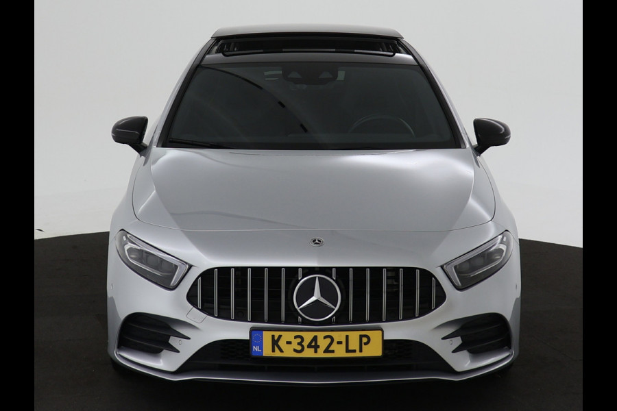 Mercedes-Benz A-Klasse 180 Business Solution AMG | Panoramadak | Memory Stoelen | Multibeam LED | 5 spaaks lichtmetalen velgen | MBUX wide screen | Navigatie | Parking support met camera achter | Inclusief 24 maanden MB Certified garantie voor Europa.