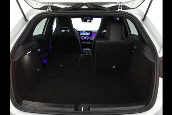 Mercedes-Benz A-Klasse 180 Business Solution AMG | Panoramadak | Memory Stoelen | Multibeam LED | 5 spaaks lichtmetalen velgen | MBUX wide screen | Navigatie | Parking support met camera achter | Inclusief 24 maanden MB Certified garantie voor Europa.