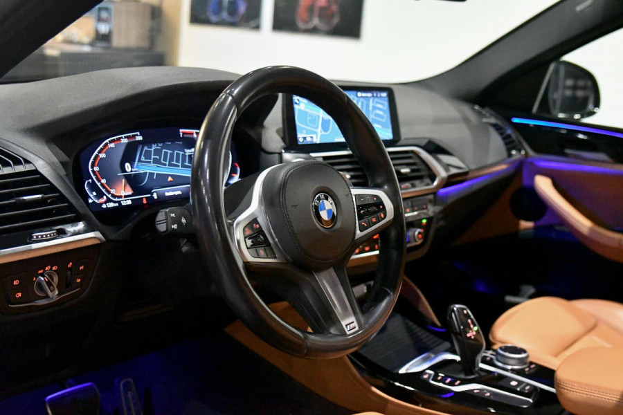 BMW X4 XDrive20i M-Sport, Aero, Pano, Camera, Sfeer, Sport stoelen, Trekhaak, Live Cockpit, CarPlay!