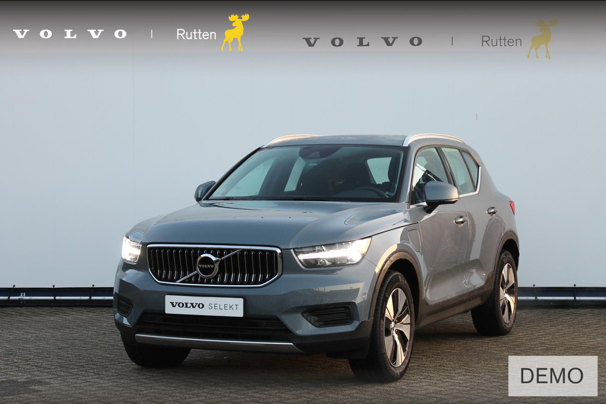 Volvo XC40 T4 211PK Automaat Recharge Inscription Expression Navigatie / Parkeersensoren voor en achter met parkeercamera achter / Keyless Entry / Stuurwielverwarming / Standkachel