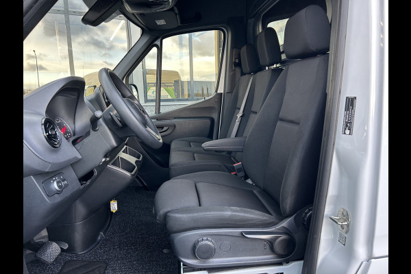 Mercedes-Benz Sprinter 317 CDI L2 H2 MBUX / Navigatie / Camera / Parkeersensoren / Cruise control / Airco / 270 Graden achterdeuren