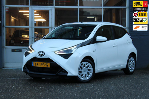 Toyota Aygo 1.0 VVT-i x-play Airco Camera Carplay Nap