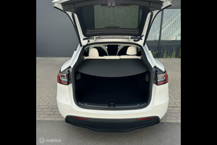 Tesla Model Y RWD WIT INTERIEUR MMX PACK