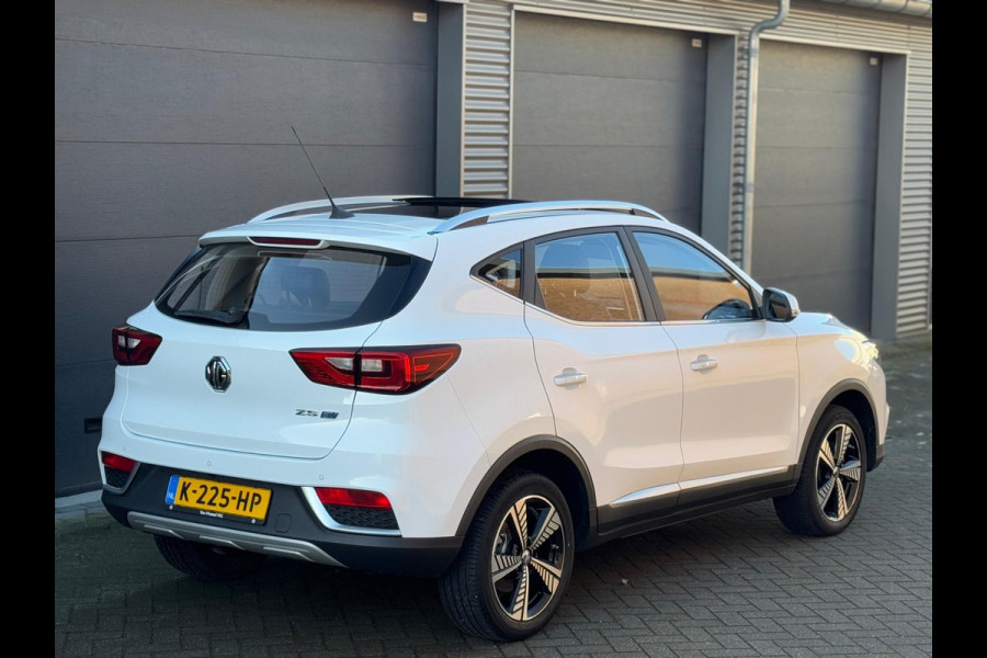 MG ZS EV Luxury 45 kWh, panoramadak, leder, eerste eigenaar, nederlandse auto met nationale auto pas, parelmoer wit