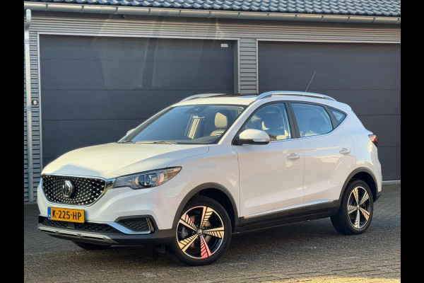 MG ZS EV Luxury 45 kWh, panoramadak, leder, eerste eigenaar, nederlandse auto met nationale auto pas, parelmoer wit