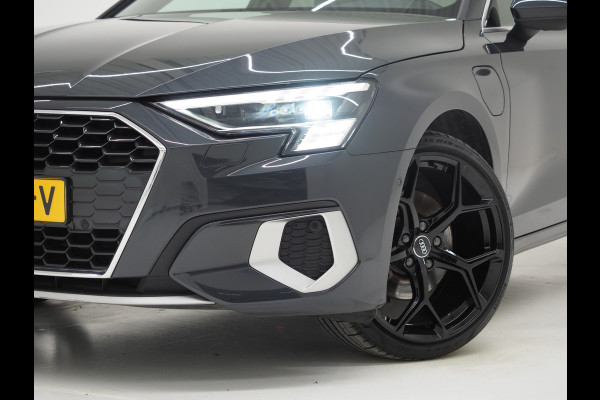 Audi A3 Sportback 40 TFSI e 204PK | Panoramadak | Leder | Keyless | Camera | DAB