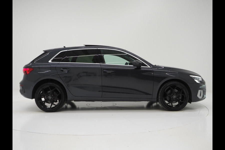 Audi A3 Sportback 40 TFSI e 204PK | Panoramadak | Leder | Keyless | Camera | DAB