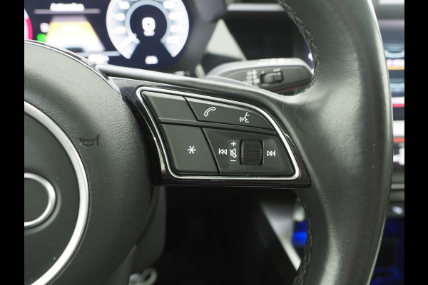 Audi A3 Sportback 40 TFSI e 204PK | Panoramadak | Leder | Keyless | Camera | DAB