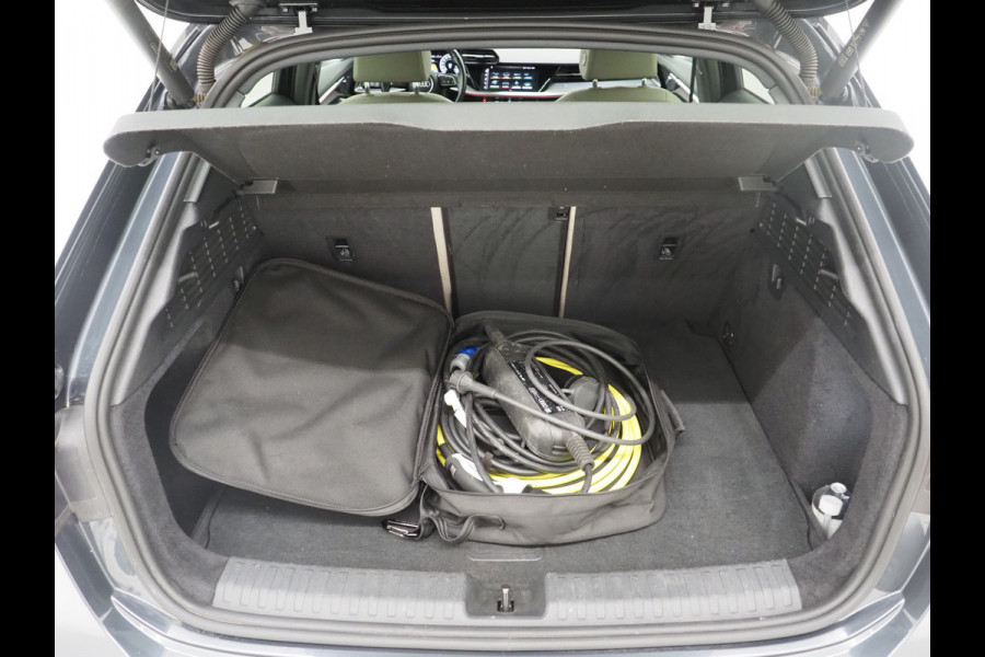 Audi A3 Sportback 40 TFSI e 204PK | Panoramadak | Leder | Keyless | Camera | DAB