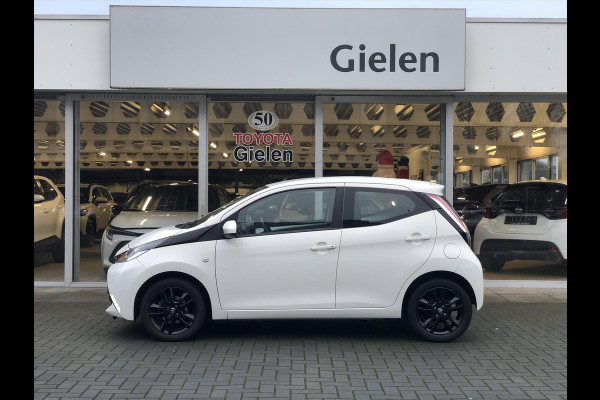 Toyota Aygo 1.0 VVT-i X-Sport | Lichtmetalen velgen, Parkeercamera, Bluetooth, Airco, In hoogte verstelbare stoel