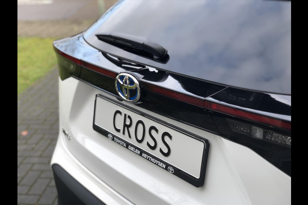 Toyota Yaris Cross 1.5 Hybrid Dynamic Plus | Smart Connect, Stoel + Stuurverwarming, Apple CarPlay, Keyless, 17inch, Groot scherm