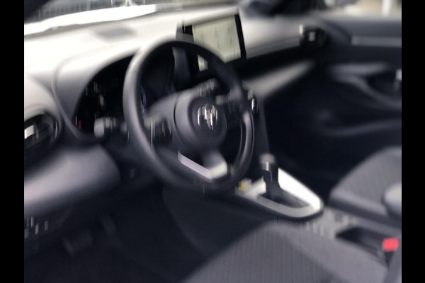 Toyota Yaris Cross 1.5 Hybrid Dynamic Plus | Smart Connect, Stoel + Stuurverwarming, Apple CarPlay, Keyless, 17inch, Groot scherm