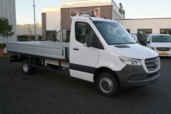 Mercedes-Benz Sprinter 517 CDI L3 Pro BPM vrij Open laadbak 3500 kg Trekhaak, MBUX 10.25, LED koplampen, Geveerde stoel, Etc.