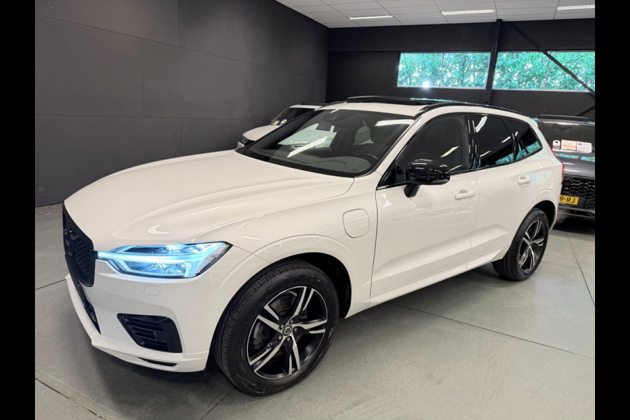 Volvo XC60 2.0 T8 Plug-in hybrid AWD R-DESIGN BLACK-LINE PANO/H-KARDON/LEDER/DAB///