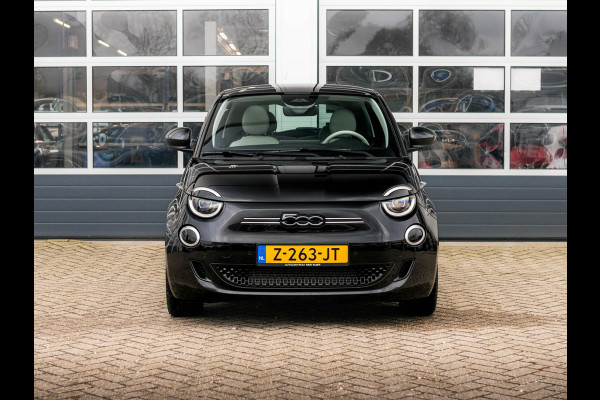 Fiat 500E La Prima 42 kWh | Clima | Cruise | Leder | 17" | Priv Glass | Winter Pack | JBL Sound | BSM | Apple Carplay |