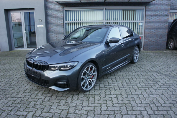 BMW 3-serie 330e M Sport Performance Carbon LiveCockpit|Navi|Stoelverwarming