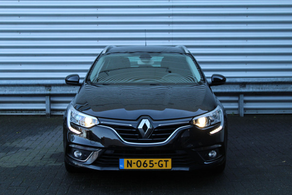 Renault MEGANE Estate 1.3 TCe 140pk Limited Automaat Clima Cruise Navi Carplay PDC Trekhaak 1700