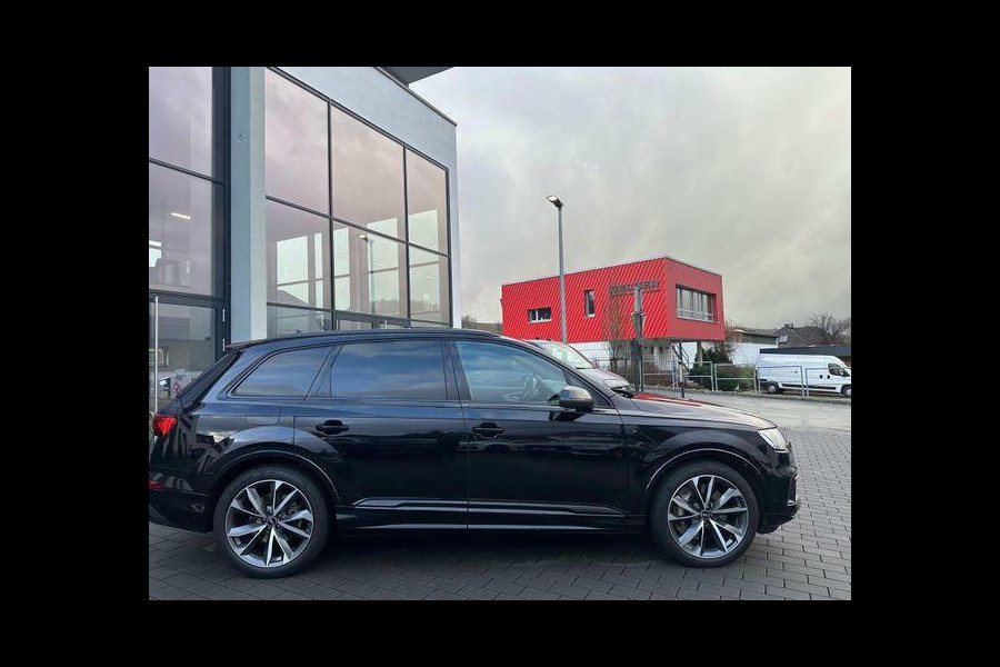 Audi Q7 55 TFSI e Quattro S-Line Black Edition RS-Seats Trek