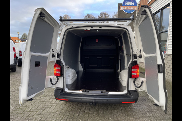 Volkswagen Transporter 2.0 TDI 102pk L1H1 Comfortline / vaste prijs rijklaar € 16.950 ex btw / lease vanaf € 311 / airco / cruise / imperial / bijrijdersbank / trekhaak / pdc achter / laadruimte beveiliging !