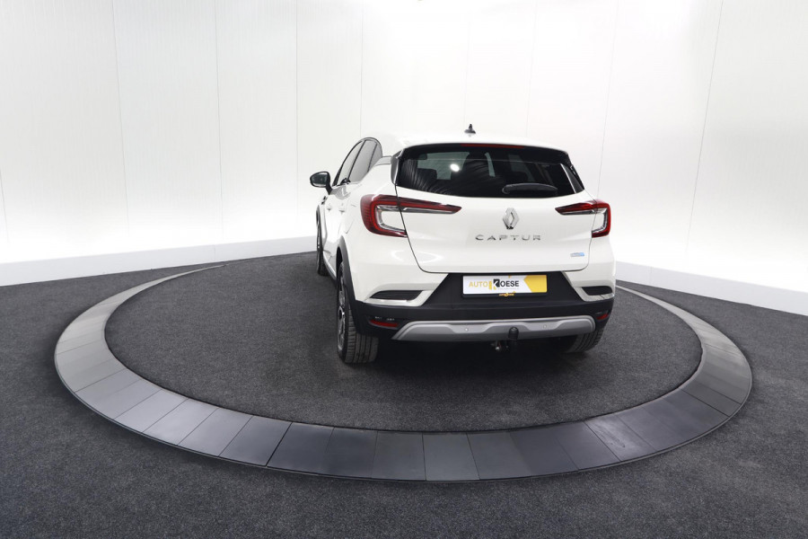 Renault Captur 1.6 E-Tech Plug-in Hybrid 160 Intens | Trekhaak | Parkeersensoren | Navigatie | 18 Inch Velgen