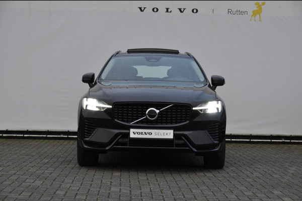 Volvo XC60 T6 350PK Long Range AWD Plus Dark / Panoramisch schuif-kantel dak / Lederen bekleding / Elektrisch bedienbare voorstoelen met geheugen / Stoelverwarming voor en achter / Apple Carplay / Trekhaak /