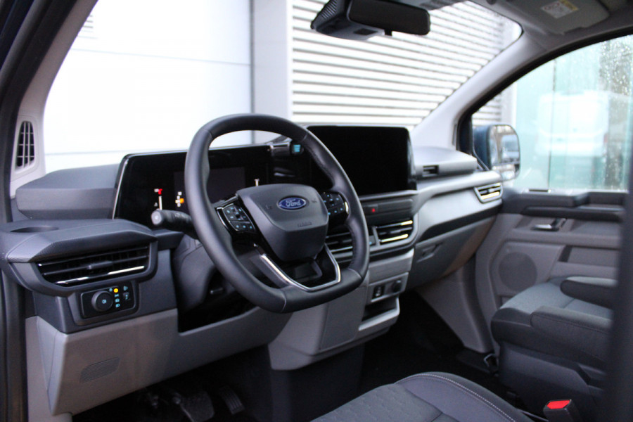 Ford Transit Custom 320 2.0 TDCI L2H1 Limited DC 170pk - Adaptive Cruise - Blind Spot - Navigatie - LED - Stoelverwarming - Rijklaar