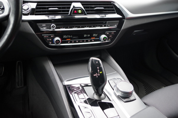 BMW 5 Serie Touring 530e 292 PK M-Sport Business Ed. Plus PHEV, Leder, Stoel- & Stuurverwarming, Camera