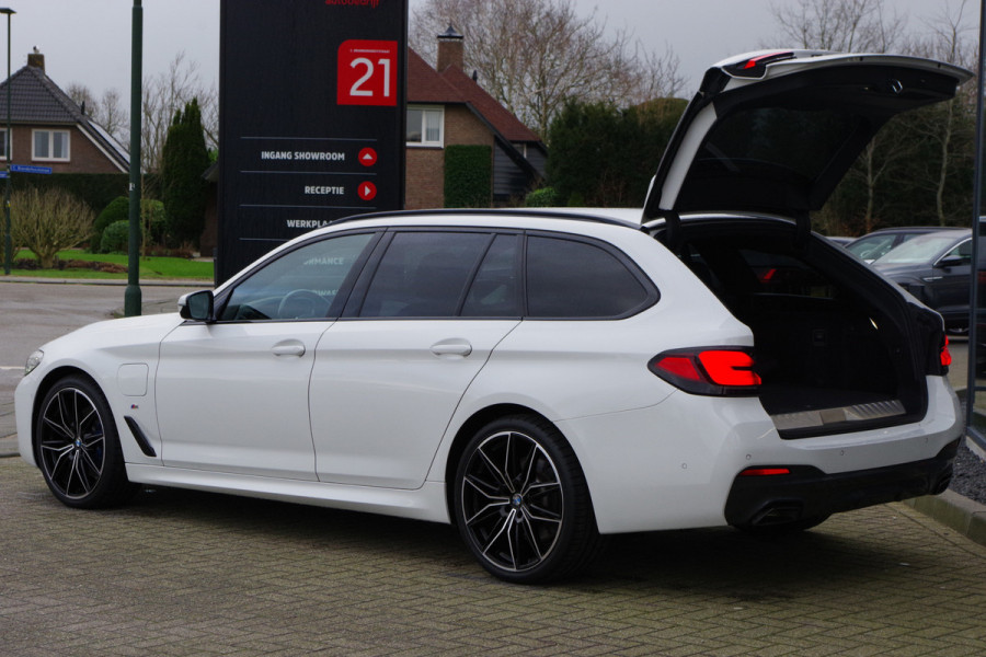 BMW 5 Serie Touring 530e 292 PK M-Sport Business Ed. Plus PHEV, Leder, Stoel- & Stuurverwarming, Camera