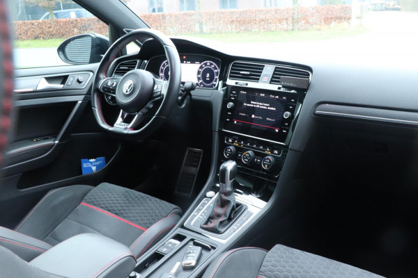 Volkswagen Golf 2.0 TSI GTI Performance | PANO / VIRT. COCKPIT / KEYLESS / CAMERA