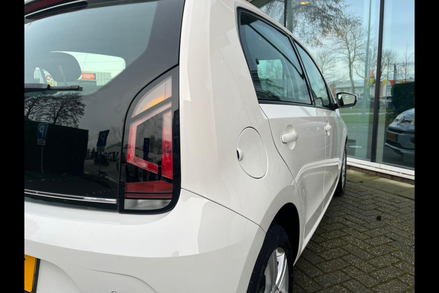 Volkswagen up! 1.0 BMT high up! - Automaat - Parkeerhulp - Climate - Winterpakket - Org.NL