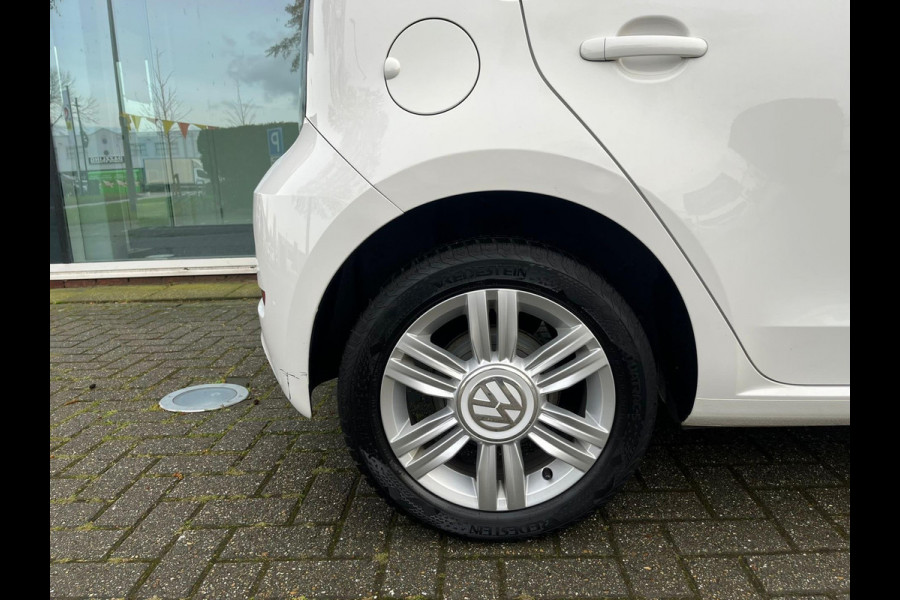 Volkswagen up! 1.0 BMT high up! - Automaat - Parkeerhulp - Climate - Winterpakket - Org.NL