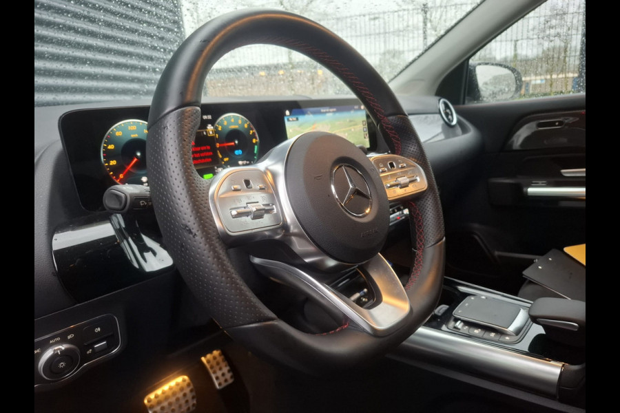 Mercedes-Benz GLA 250 e AMG Line Night Plug in Hybrid 218pk PHEV | Alcantara Sportstoelen | Widescreen Navi | Apple Carplay | L.M. 19" | Cruise Control | DAB |