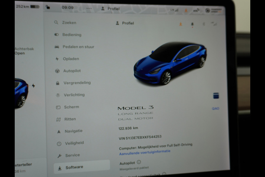 Tesla Model 3 Long Range *gereserveerd* 75kWh 463PK FSD-voorber. Premium Audio 4wd Lmv 19" AutoPilot Panoramadak Camera's Leder Adaptive-Cruis Stoel en achterbank verwarming Keyless Electr.Stoelen+Memory+Easy-Entry WiFi Origineel Nederlandse auto Grootste accu, Tot 16,5kwh thuis-laden.