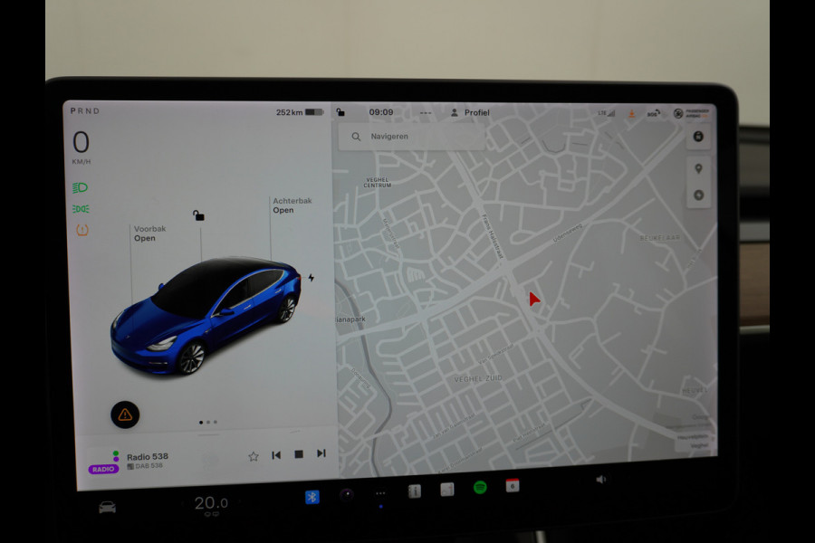 Tesla Model 3 Long Range *gereserveerd* 75kWh 463PK FSD-voorber. Premium Audio 4wd Lmv 19" AutoPilot Panoramadak Camera's Leder Adaptive-Cruis Stoel en achterbank verwarming Keyless Electr.Stoelen+Memory+Easy-Entry WiFi Origineel Nederlandse auto Grootste accu, Tot 16,5kwh thuis-laden.