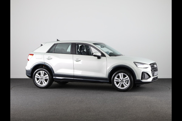 Audi Q2 35 TFSI Advanced edition adaptive cruise control, assistentiepakket parking, optiekpakket zwart