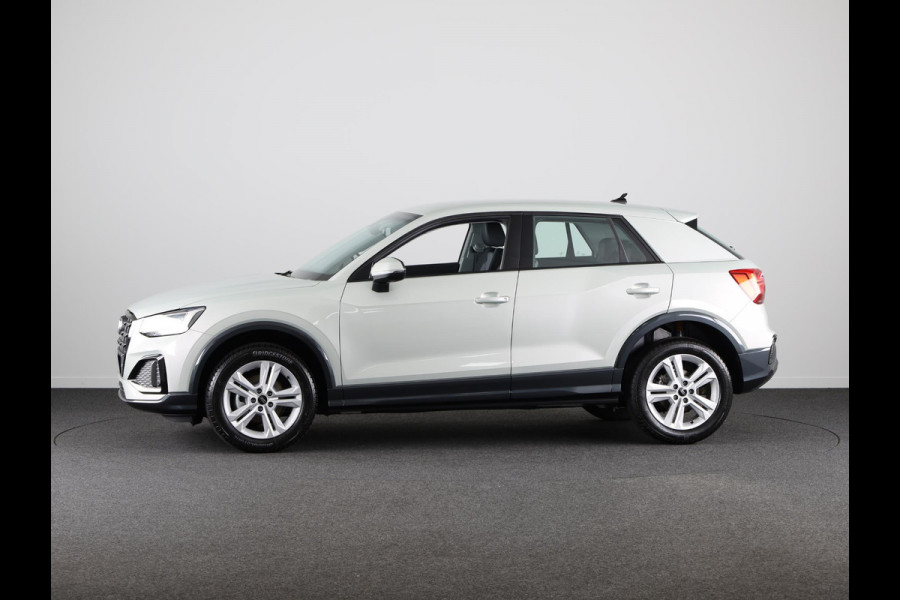 Audi Q2 35 TFSI Advanced edition adaptive cruise control, assistentiepakket parking, optiekpakket zwart