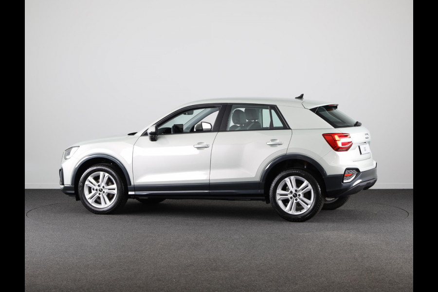 Audi Q2 35 TFSI Advanced edition adaptive cruise control, assistentiepakket parking, optiekpakket zwart