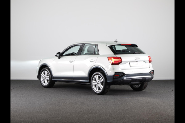 Audi Q2 35 TFSI Advanced edition adaptive cruise control, assistentiepakket parking, optiekpakket zwart